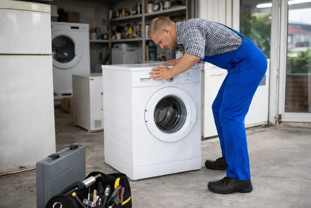 Hatay Çamaşır Makinesi Servisi Arıza Tespiti Ve Tamiri Yapan Teknik Servis Ustası Onarım Çalışması